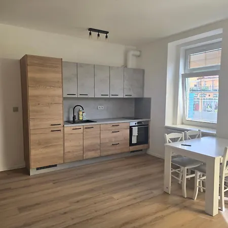 Westwing Near To Airport Apartment *