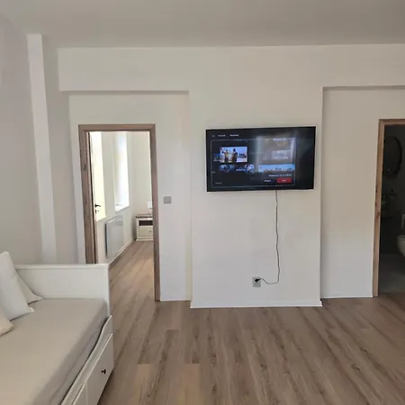 Westwing Near To Airport Apartment *