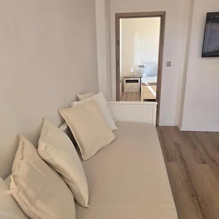 Westwing Near To Airport Διαμέρισμα Κλάντνο